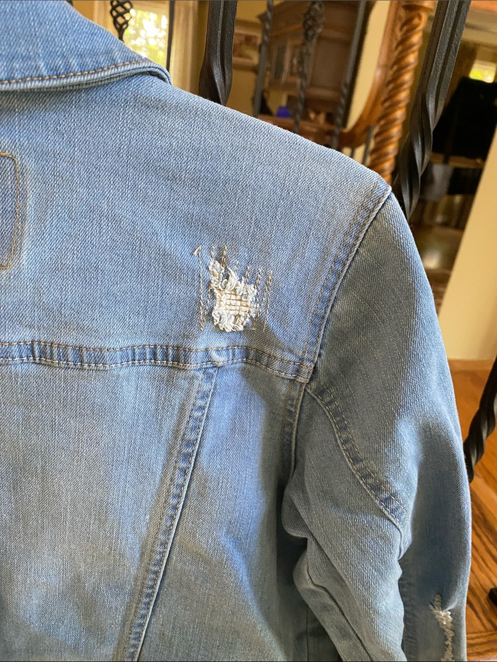 Boy’s LEVI’S Trucker Jean Jacket - Picture 9 of 13